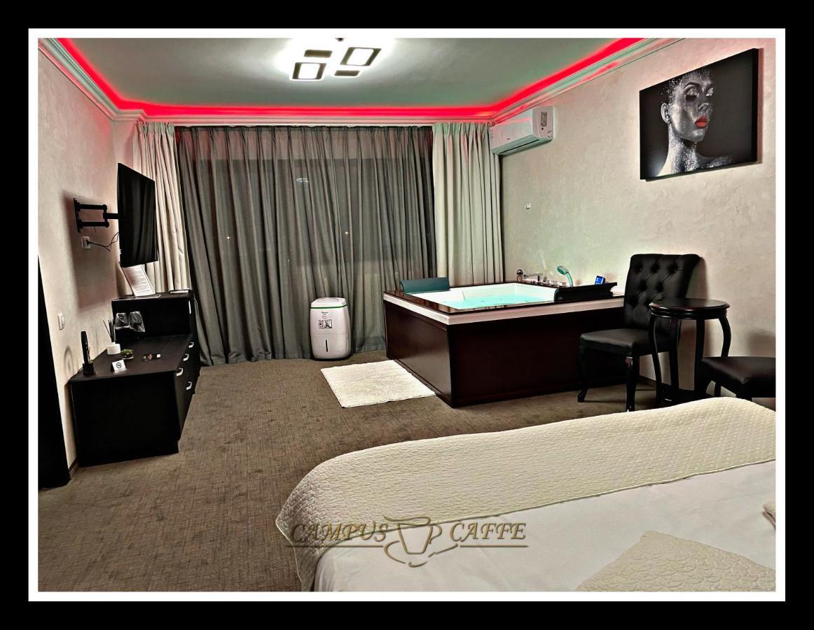 Campus Caffe Mansion Resort